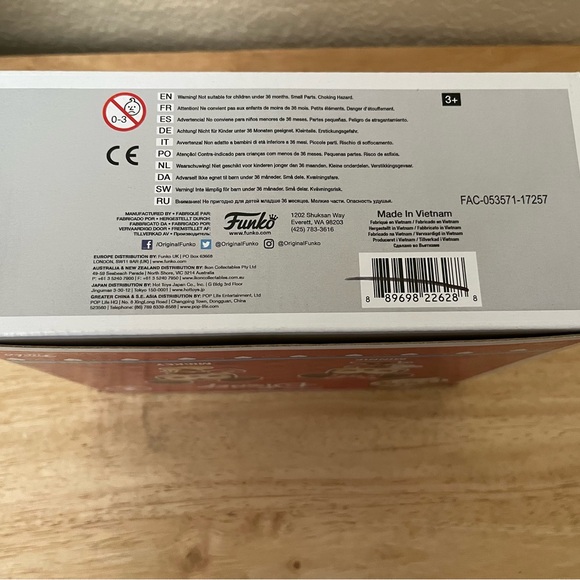 Funko Minnie & Mickey Pop Vinyl Figures - Red, Black, White toys r us - Picture 7 of 7